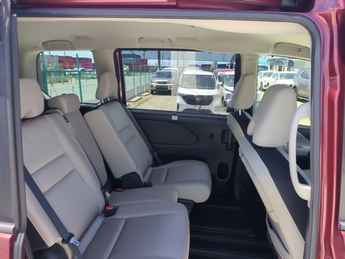 NISSAN SERENA 2018
